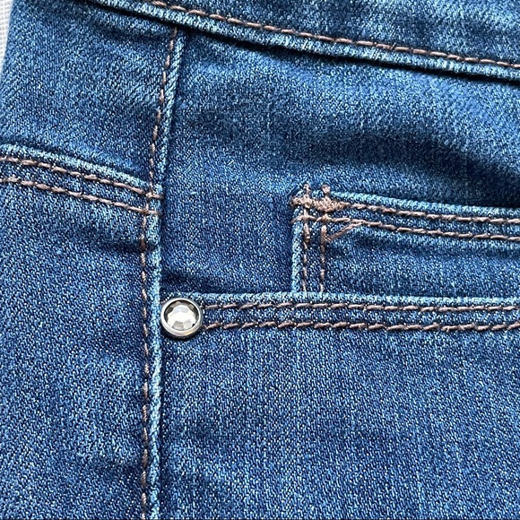 Calvin Klein Stretch Flare Mid Rise Jeans Size: 27/4 - Picture 5 of 16